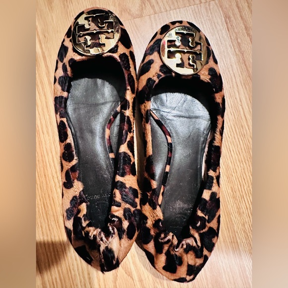 Tory Burch calf hair leopard flats Size 10 - Picture 6 of 6